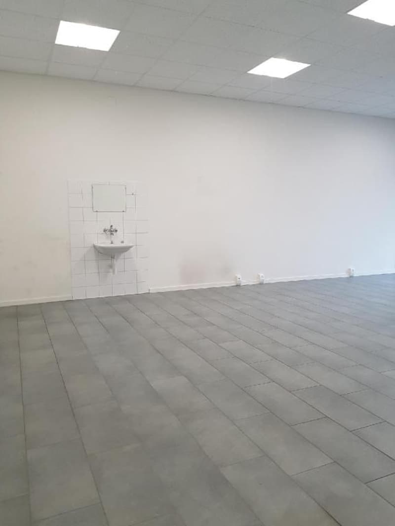 Surface commerciale d'env. 62m2 à louer au Landeron (2)
