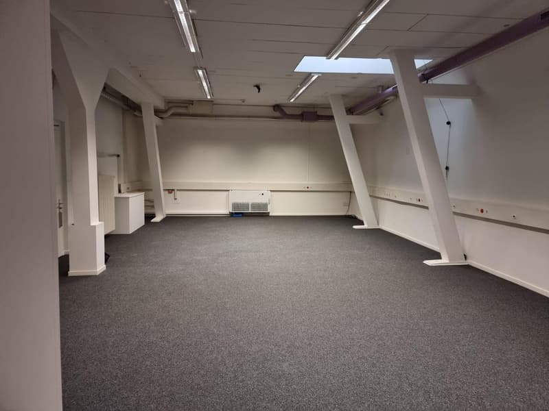 Salle d'env. 78 m2 à louer à Neuchâtel (3)