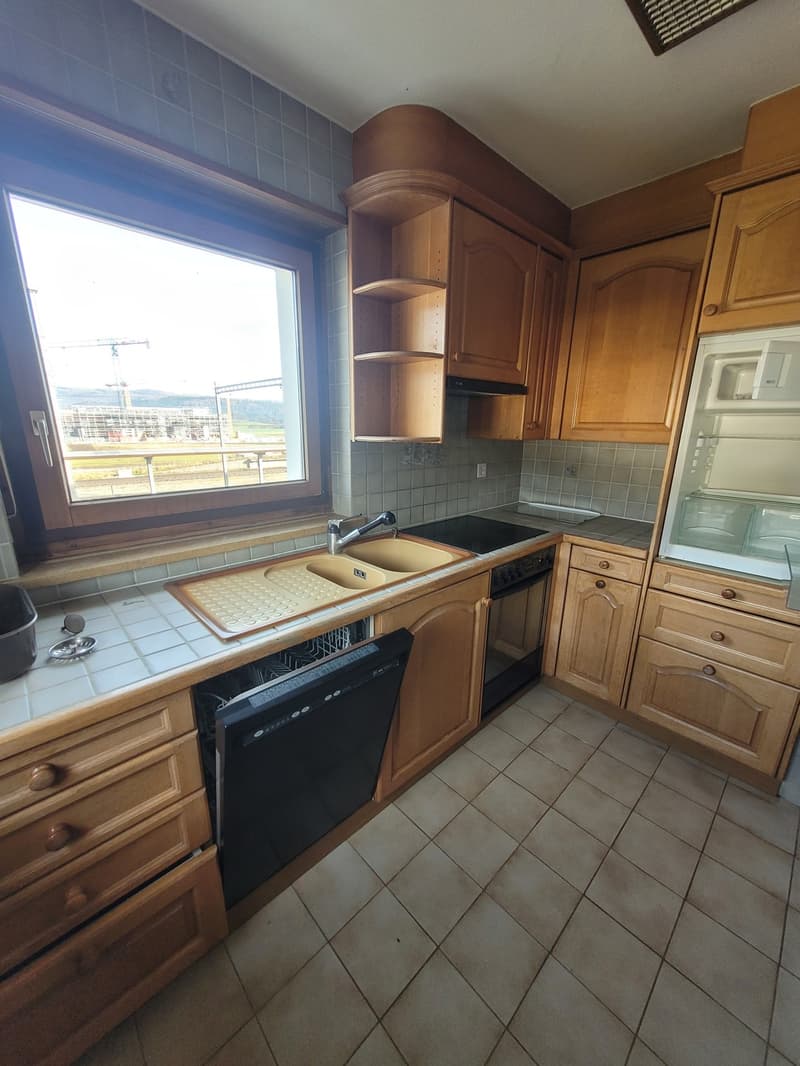 Appartement spacieux de 4 pièces au 1er étage à louer à Glovelier, idéalement situé (6)