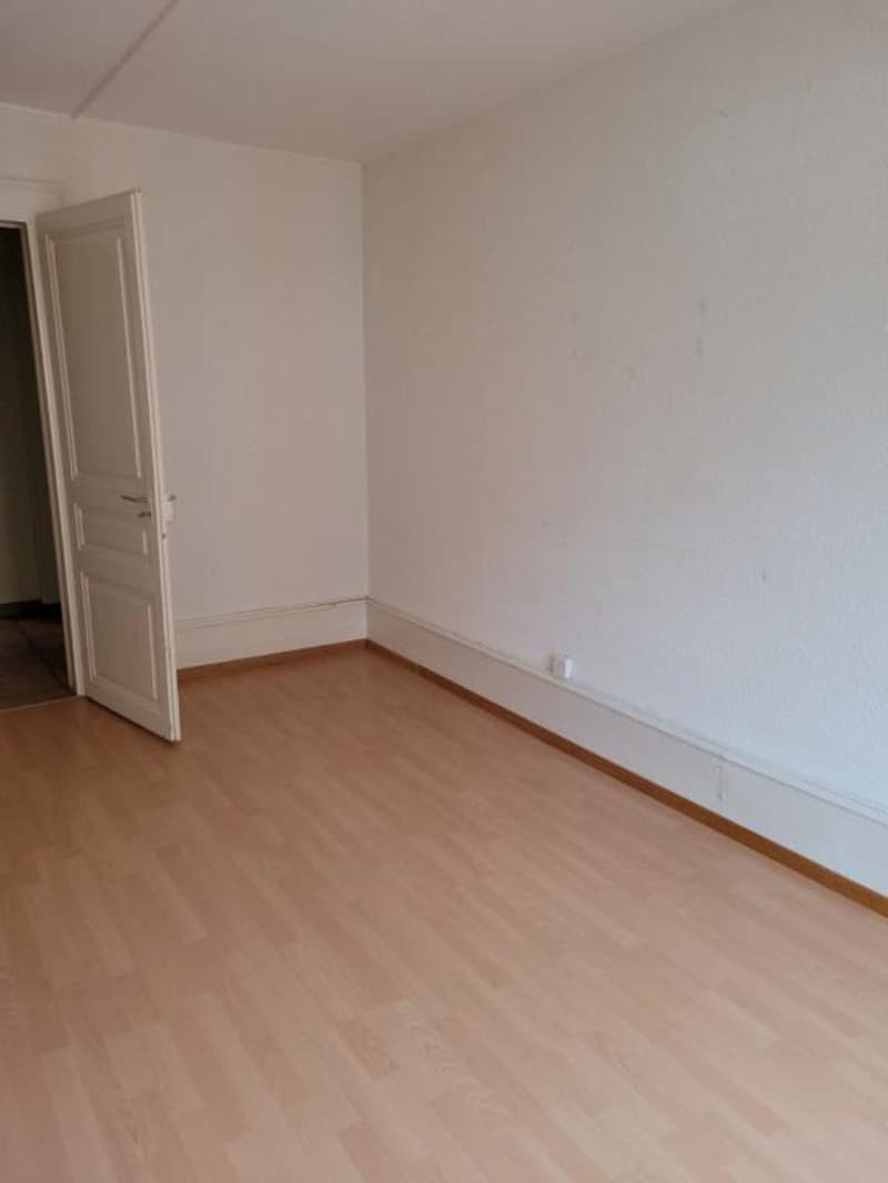 Appartement de 3 pièces au 2ème étage à louer à Fleurier, idéalement situé (9)