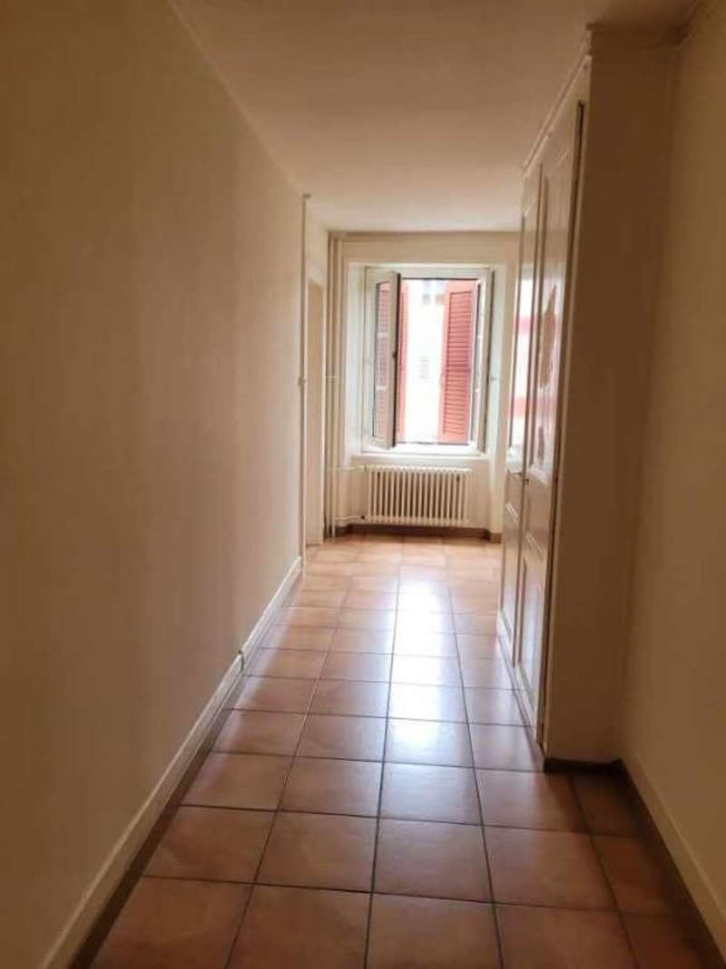 Appartement de 3 pièces au 2ème étage à louer à Fleurier, idéalement situé (10)