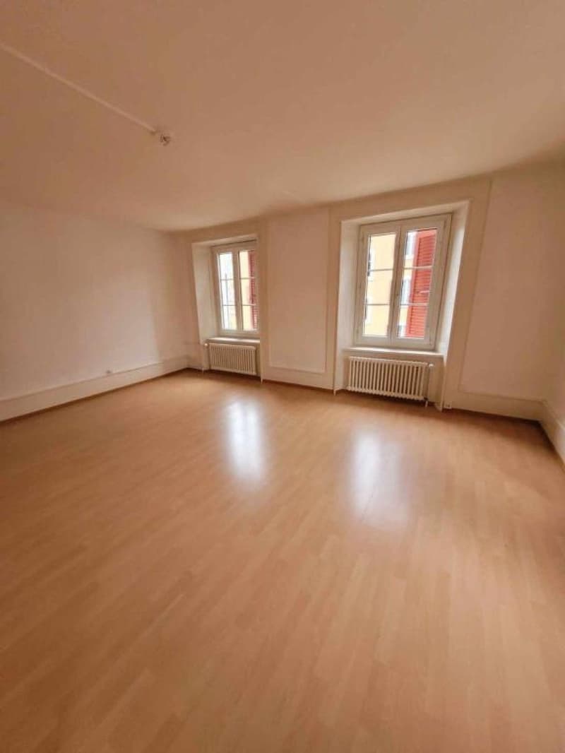 Appartement de 3 pièces au 2ème étage à louer à Fleurier, idéalement situé (5)