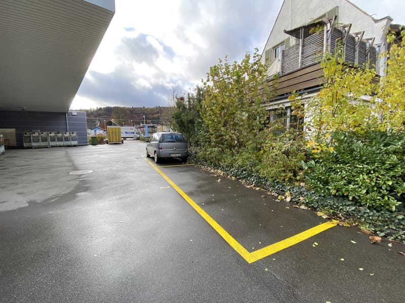 Zentral gelegener Parkplatz in Thayngen zu vermieten (3)
