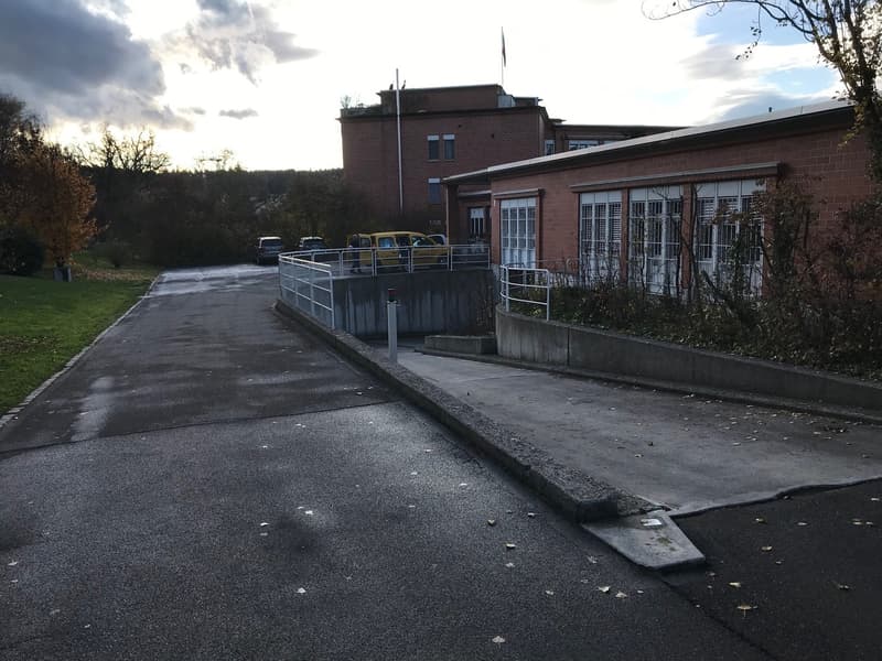 EG: Gewerbe-/Bürofläche A+B, ca. 304 m2 (6)