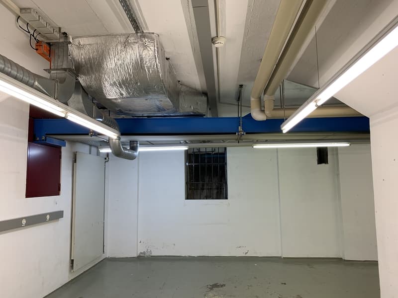 Dépôt de 50 m2 au sous-sol avec ascenseur (10)