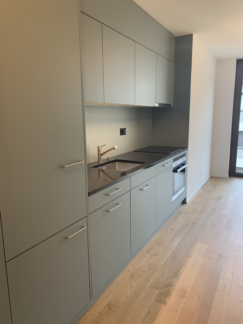 Studio sans balcon dans l' immeuble abritant la filiale de la Poste (4)