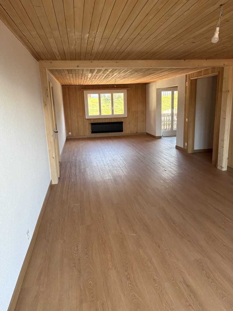 Villars-sur-Ollon au coeur du Village dans immeuble Poste et gare (8)