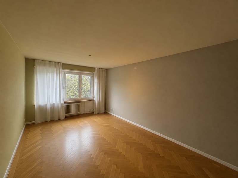 Zimmer links vom Wohnzimmer
