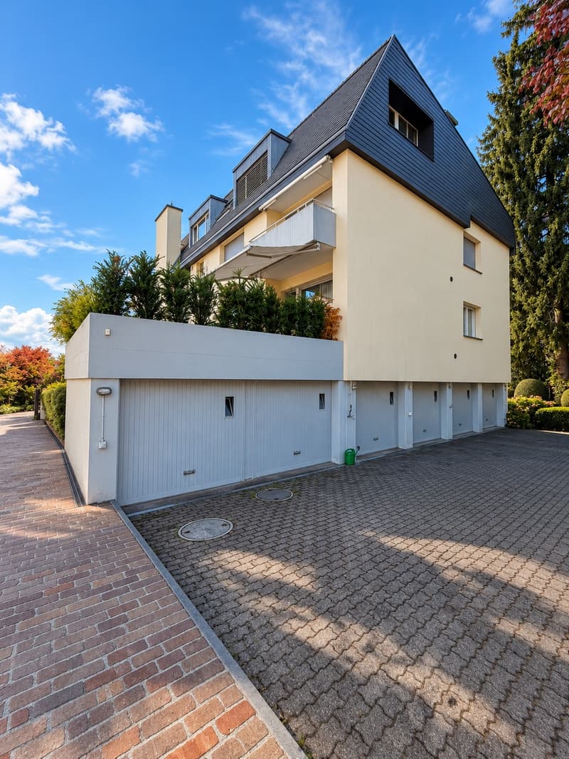 3.5-Zimmer-Eigentumswohnung mit See- und Weitblick in Meilen (2)