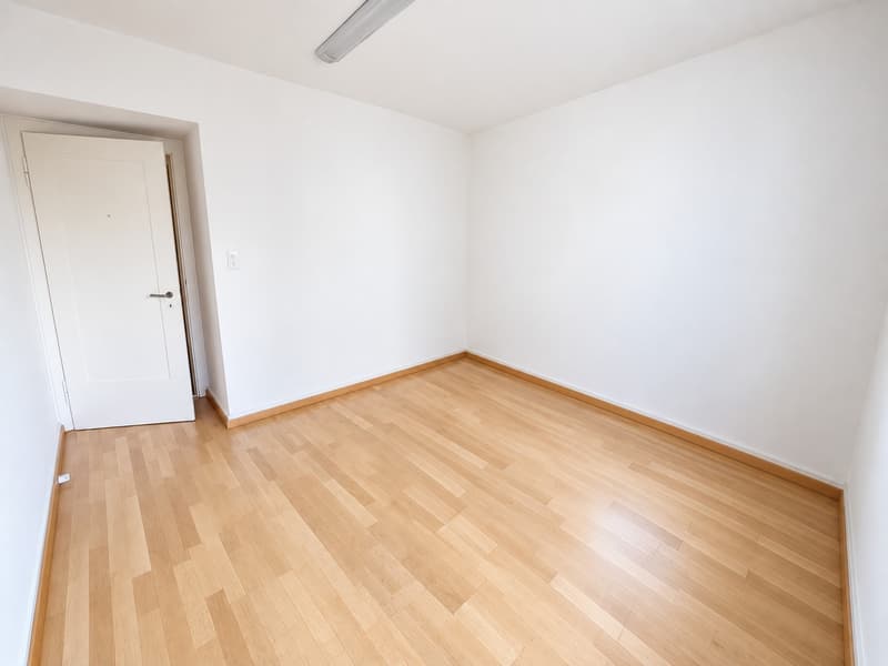Zimmer neben Küche