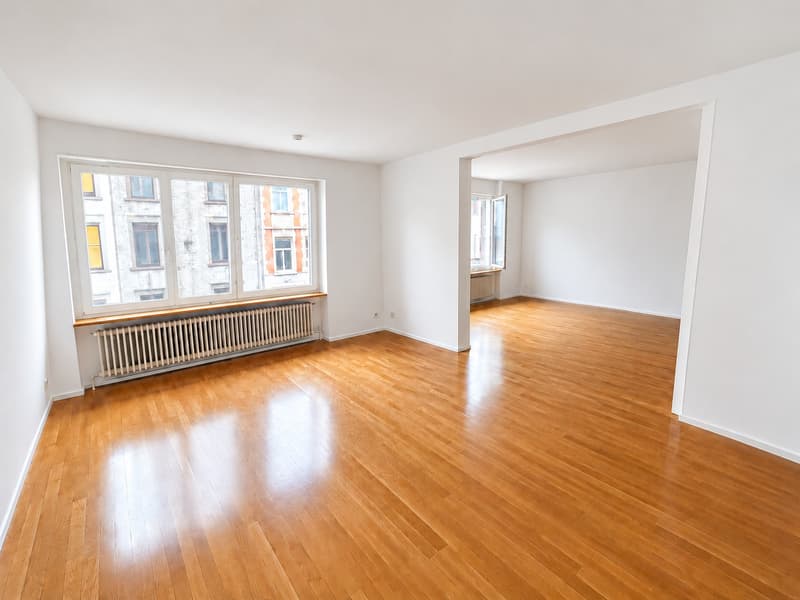 Grosszügige 5-Zimmer-Wohnung an zentraler Lage in Zürich (4)