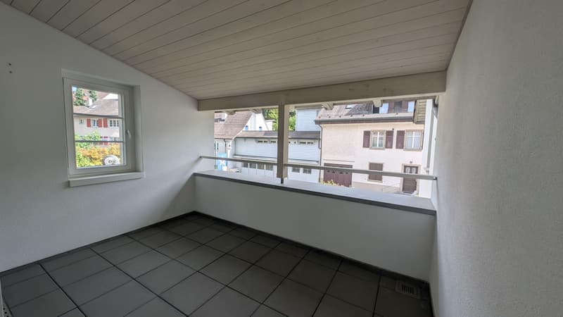 5.5-Zimmer-Maisonettewohnung mit Loggia im Herzen von Giebenach (4)