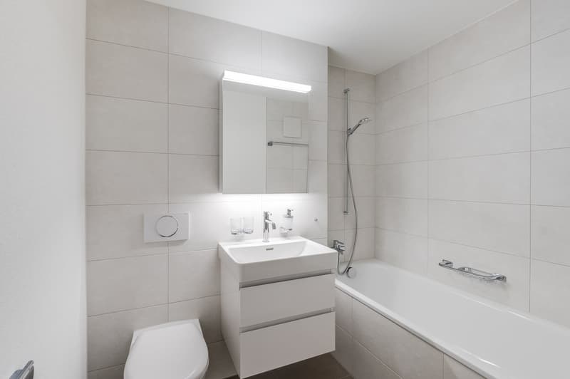 Moderne Wohnung mit zwei Sitzplätze (9)