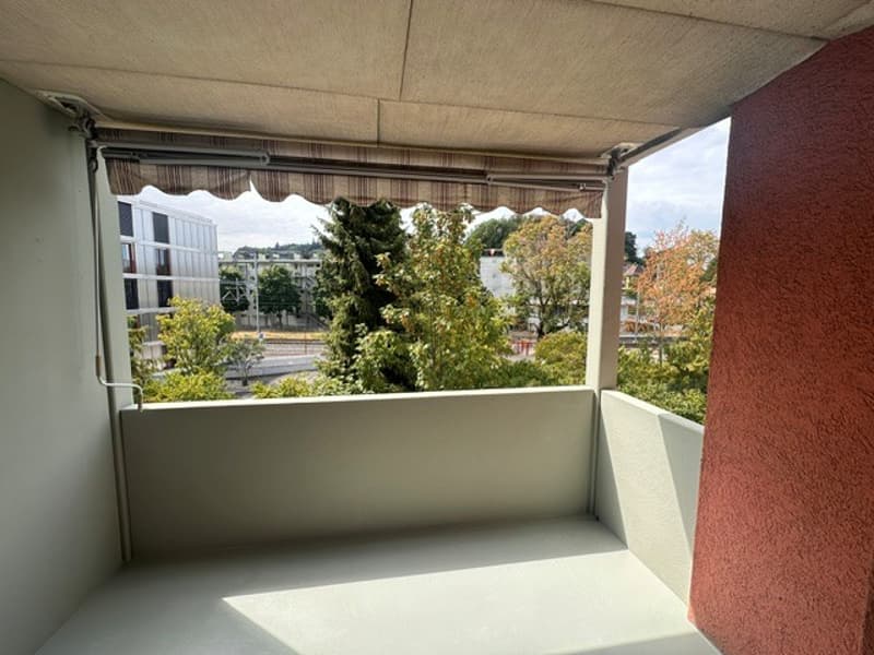 Grosse 3.5-Zimmer-Wohnung mit Balkon (11)