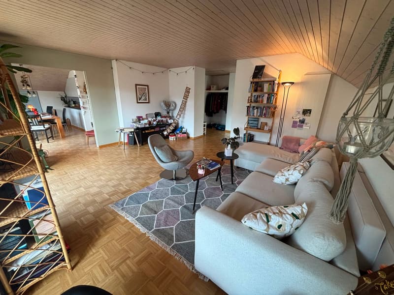 Helle und grosszügige 4-Zimmer-Dachwohnung (2)