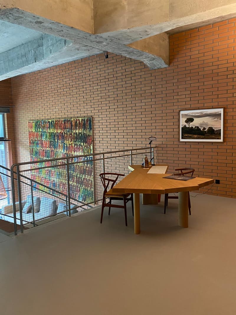 Loft arredato con stile unico in un edificio storico (8)