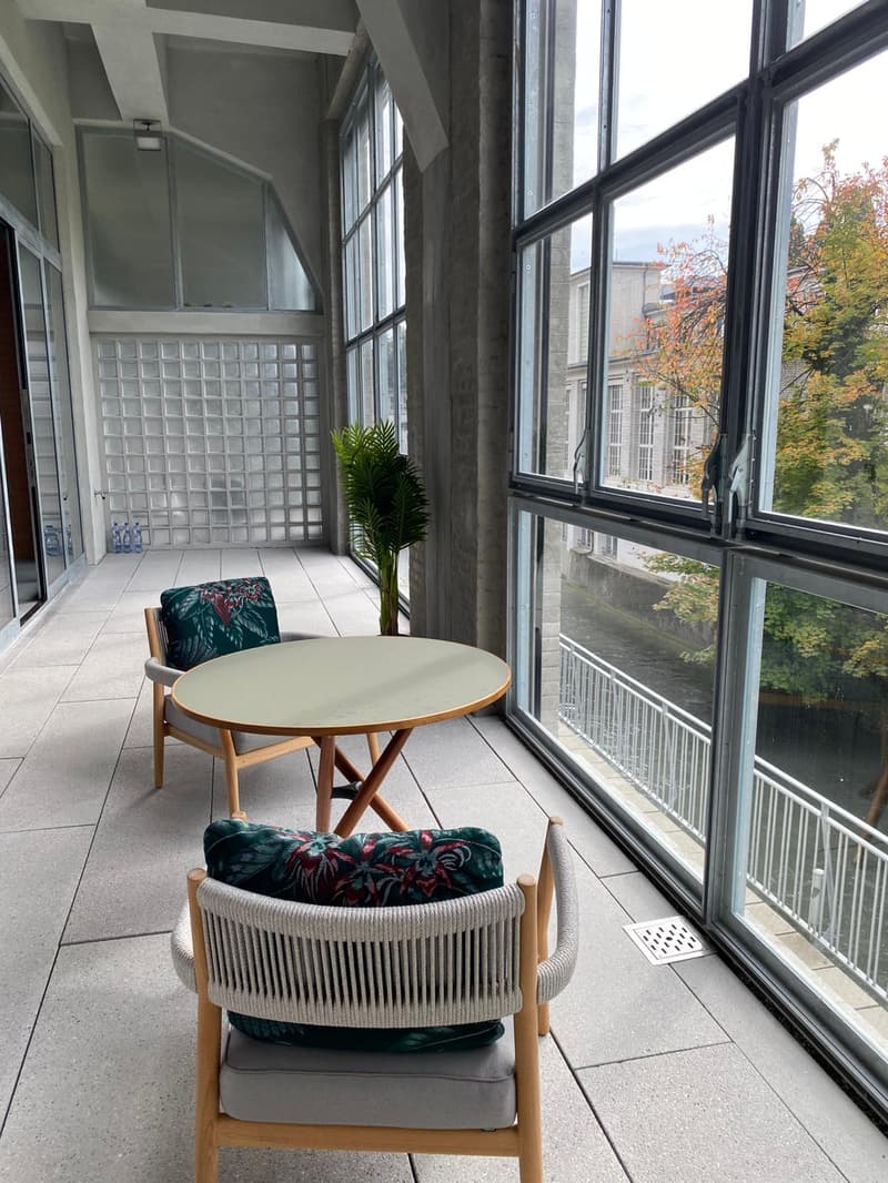 Loft arredato con stile unico in un edificio storico (24)