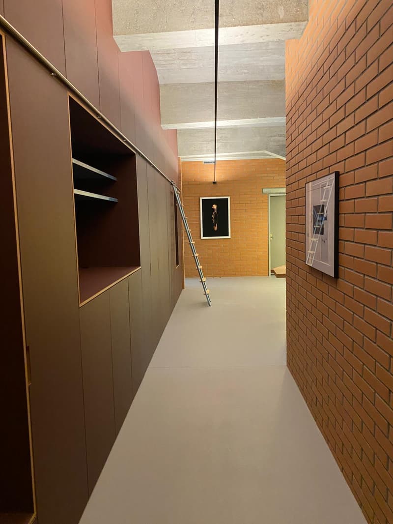 Loft arredato con stile unico in un edificio storico (5)