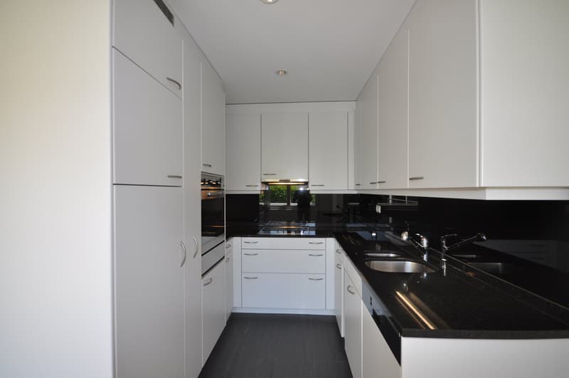 Geräumige 4.5-Zimmer-Wohnung mit Wintergarten in Bottmingen (8)