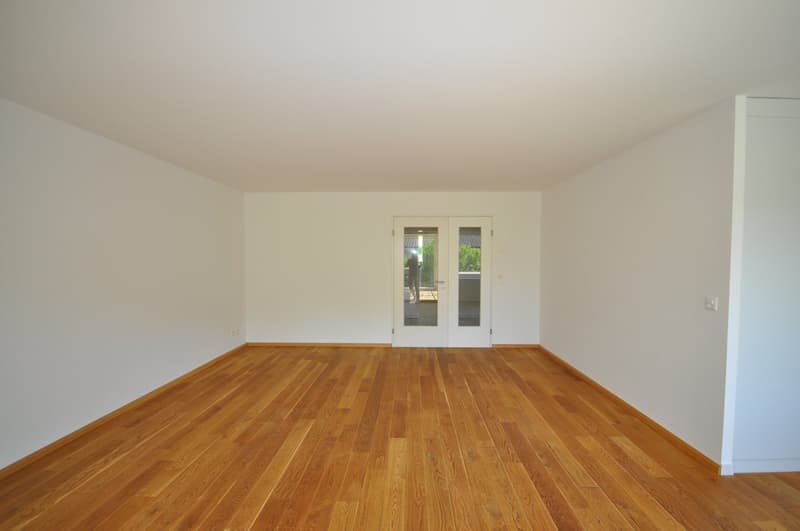 Geräumige 4.5-Zimmer-Wohnung mit Wintergarten in Bottmingen (5)