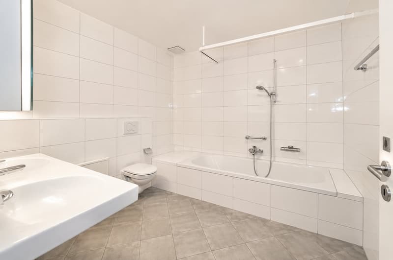 Geräumige 4.5-Zimmer-Wohnung mit Wintergarten in Bottmingen (10)