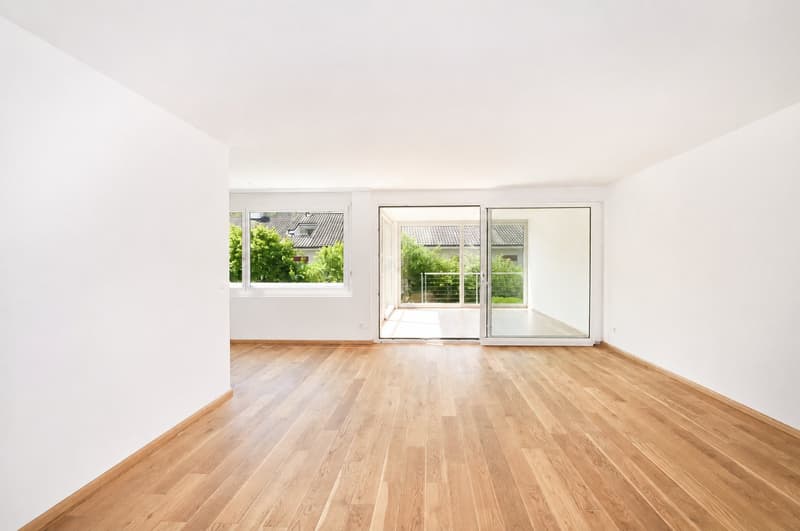 Geräumige 4.5-Zimmer-Wohnung mit Wintergarten in Bottmingen (2)