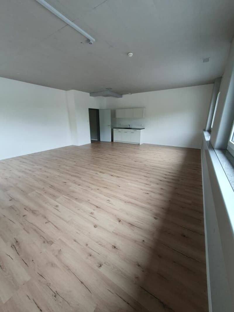 136m² Büro.-/ Gewerbe.- / Praxis.- / Fitness.- oder Therapiefläche (4)