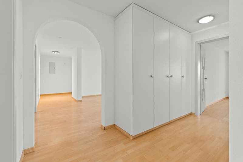 Helle und grosszügige 4.5 Zimmer-Gartenwohnung im Grünen (3)
