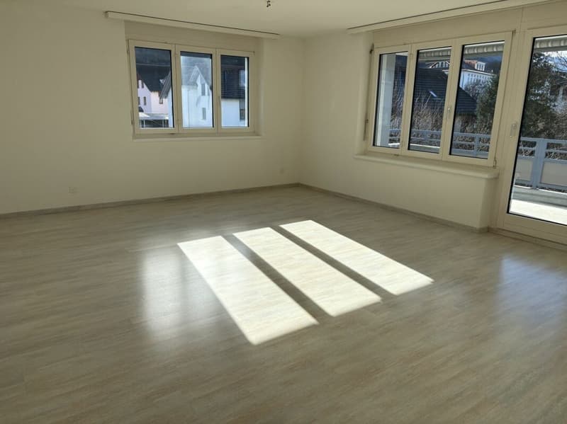 Attraktive 3.5-Zimmer-Wohnung mit sonnigem Balkon (4)