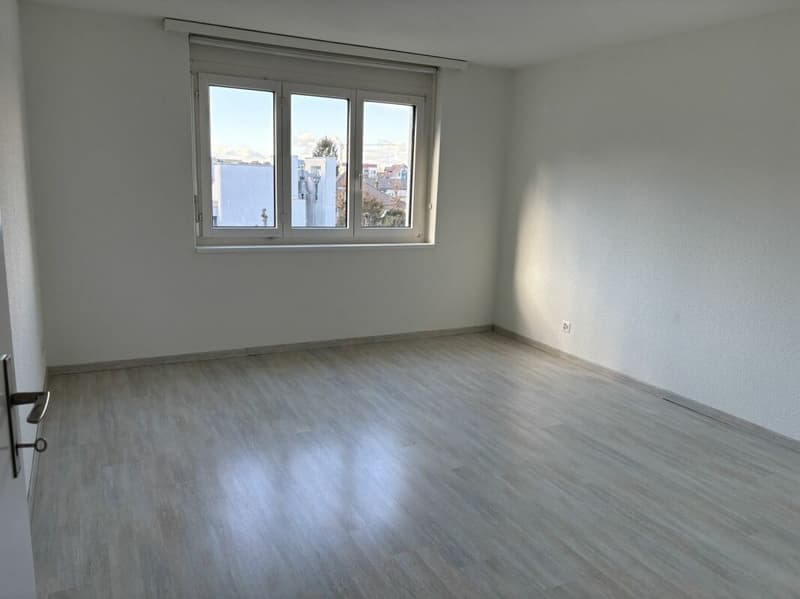Attraktive 3.5-Zimmer-Wohnung mit sonnigem Balkon (5)