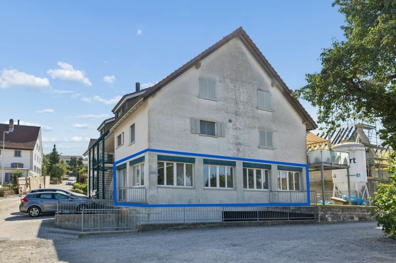 4-Parteienhaus mit Gewerbe im EG