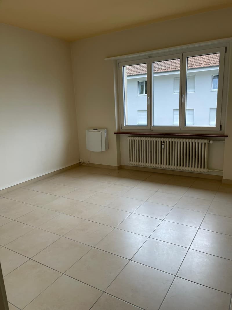 Moderne 3-Zimmerwohnung mit 2 Balkonen in Brügg / Appartement moderne de 3 pièces à Brügg (4)