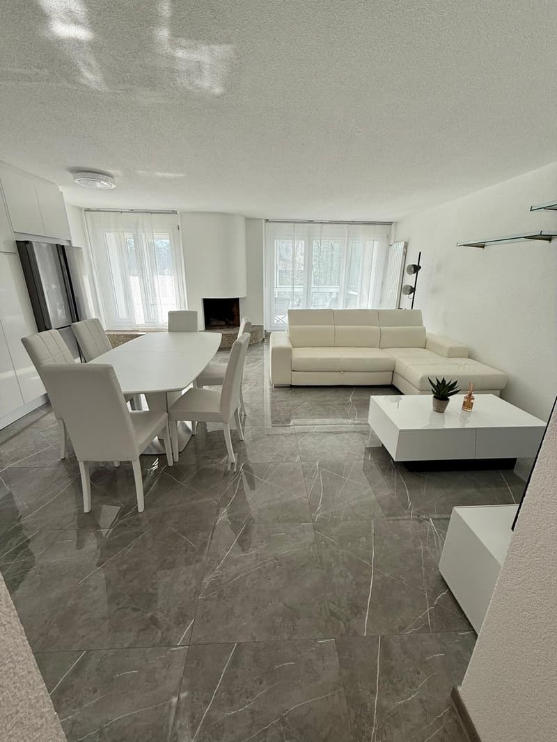 Luxuriöse 3.5-Zimmerwohnung an ruhiger Lage in Ipsach (2)