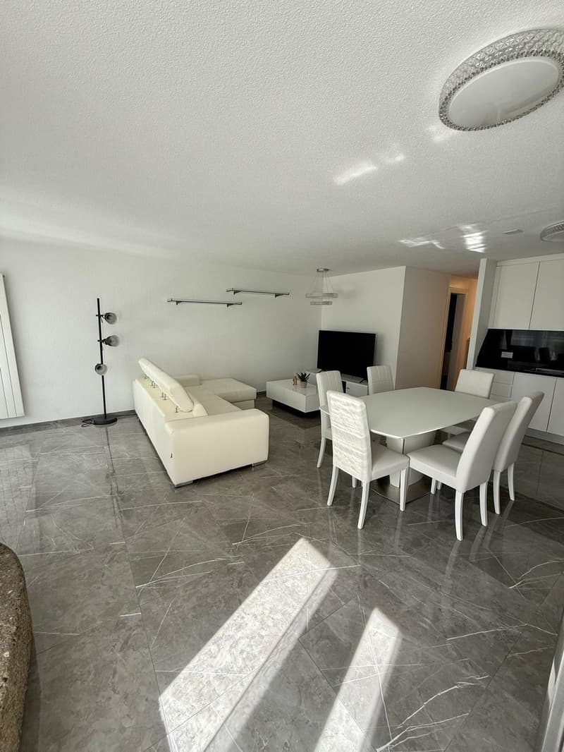 Luxuriöse 3.5-Zimmerwohnung an ruhiger Lage in Ipsach (6)