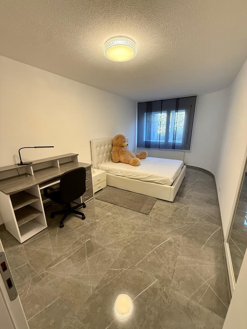 Luxuriöse 3.5-Zimmerwohnung an ruhiger Lage in Ipsach (7)