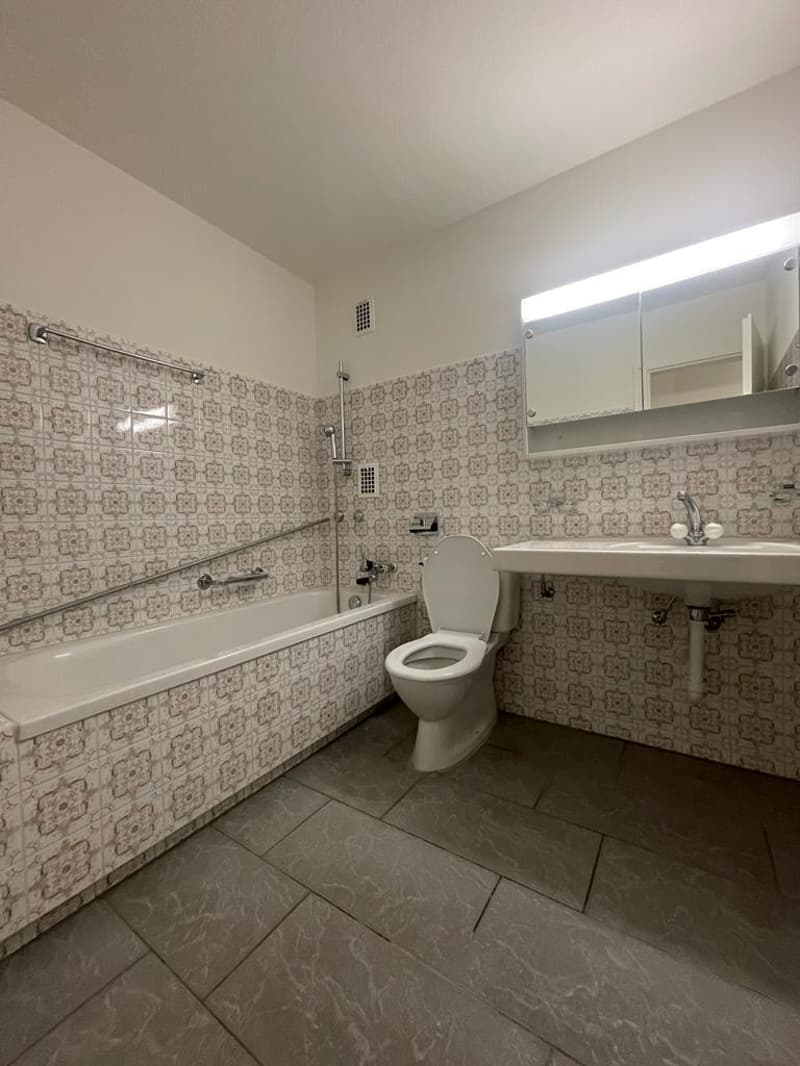 Grosszügige 5.5-Zimmerwohnung in Ipsach / Spacieux appartement de 5,5 pièces à Ipsach (4)