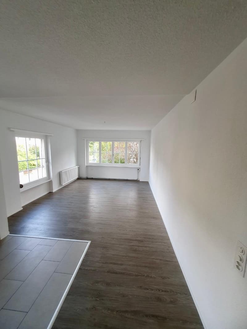 Moderne 3-Zimmerwohnung in Madretsch / Appartement moderne de 3 pièces à Madretsch (1)