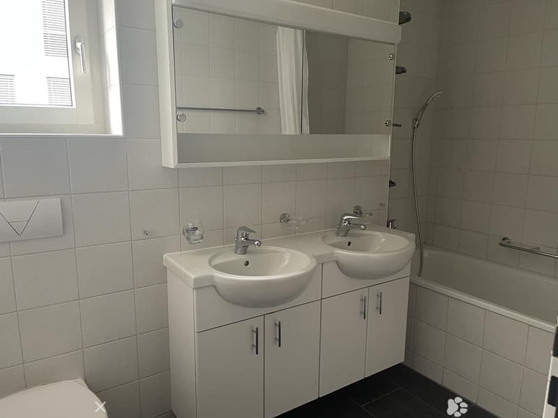 Moderne 3.5-Zimmerwohnung an ruhiger Lage (2)