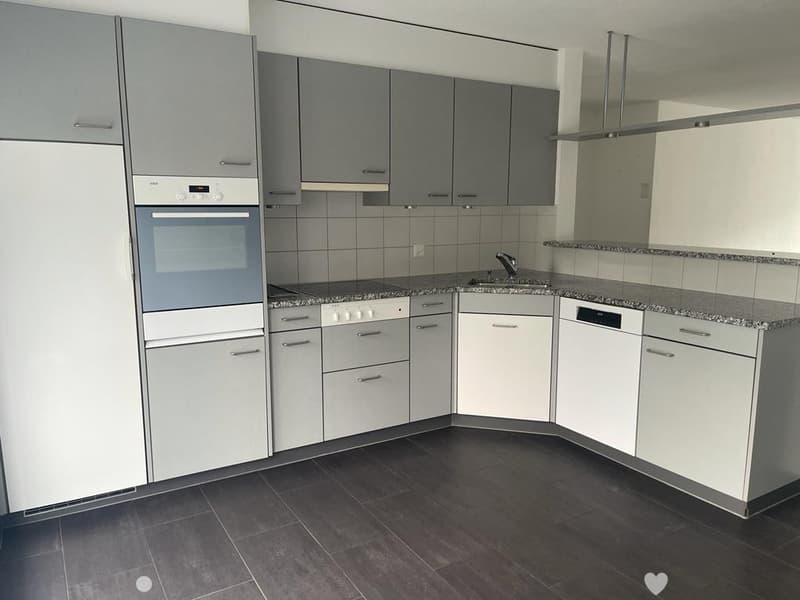 Moderne 3.5-Zimmerwohnung an ruhiger Lage (1)