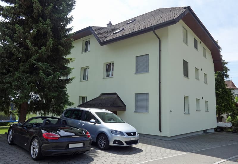 Ruhige 4.5-Zimmer-Wohnung im 2. OG zu vermieten (1)