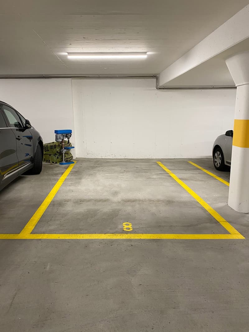 Einstellhallenplatz in Suhr – Sicher, Modern und Zentral (2)