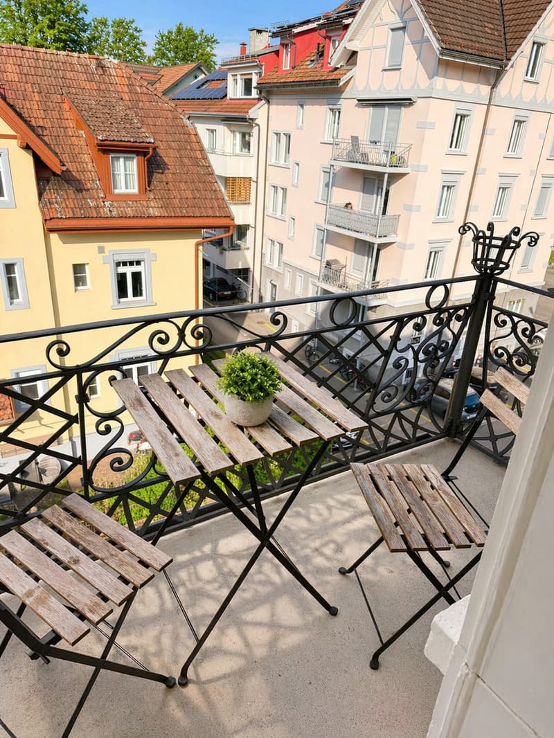 Charmante 4-Zimmer-Dachwohnung mit Balkon in St. Gallen auch geeignet als WG für Uni Studenten (10)