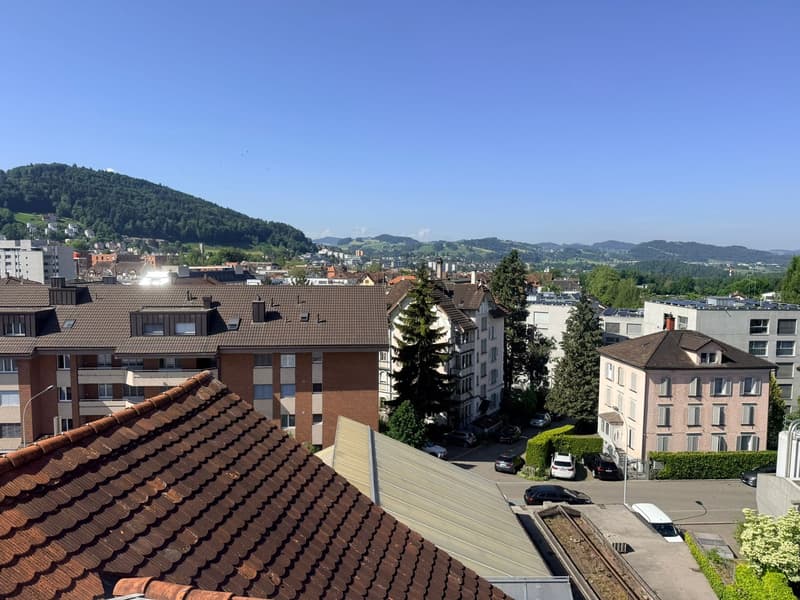 Charmante 4-Zimmer-Maisonette-Wohnung im Altbau – St. Gallen (2)