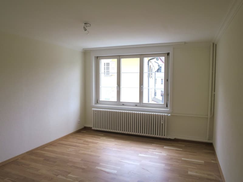 Charmante 2.5-Zimmer-Wohnung mit Balkon im Altbau – Herisau (3)