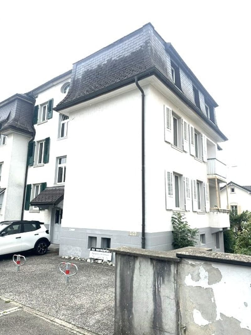 Charmante 3-Zimmer-Altbauwohnung mit schöner Aussicht in St. Gallen (1)