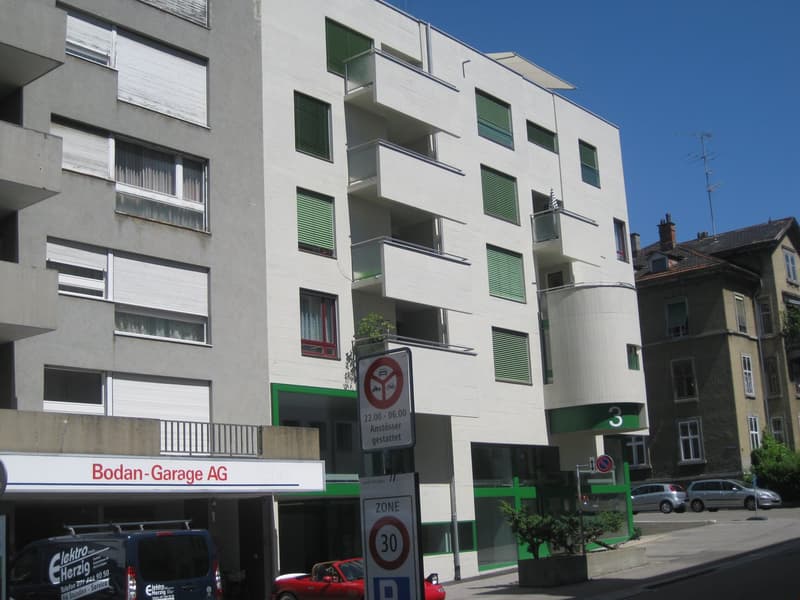 Garagenplatz in der Stadt (1)