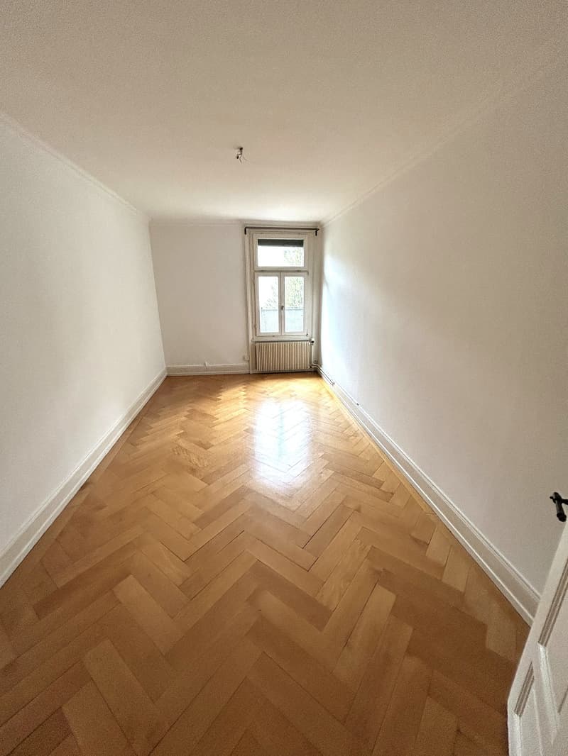 Charmante 5.5-Zimmer-Dachwohnung in St. Gallen – Altbau mit Balkon (13)