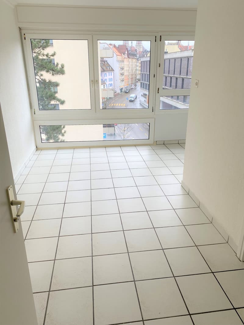Gemütliche 1.5-Zimmer-Wohnung im 5. OG (2)