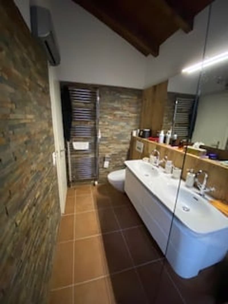 Wohnen an einem paradiesischen Flecken im Tessin mit einer unverbaubaren See& Weitsicht / 2 WOHNSITZ (12)
