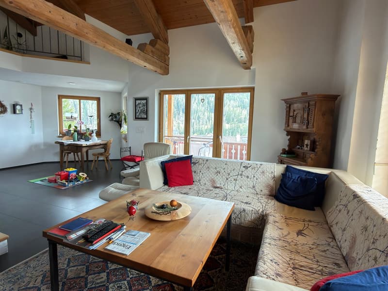Geräumige 6.5-Zimmer-Maisonette-Wohnung mit Bergblick in Scuol (3)